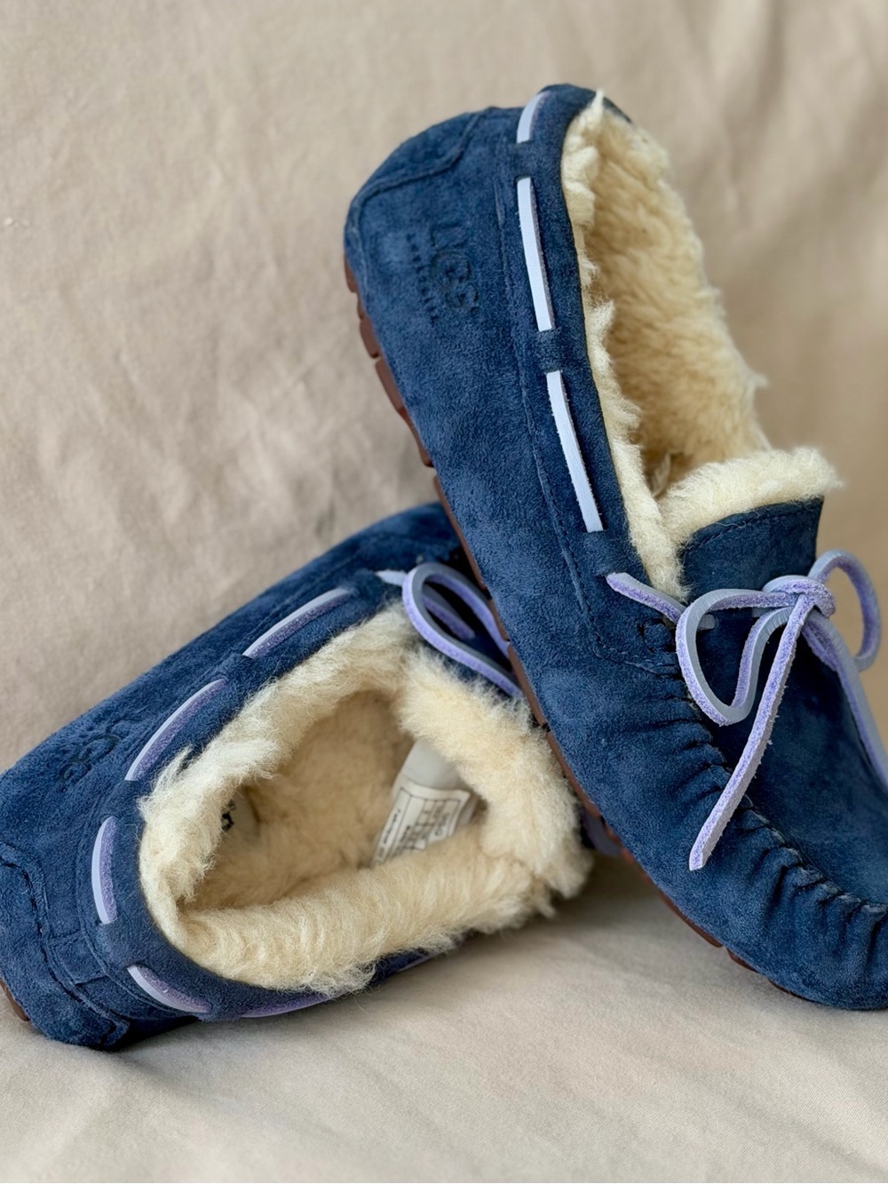 UGG Dakota Suede Moccasin Slippers Navy Blue White Fur Lined Women's Size 5 NWOB